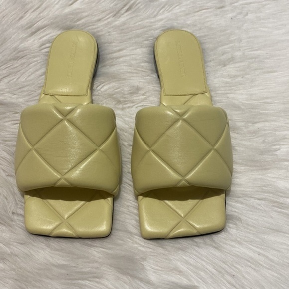 New Bottega Veneta Quilted embossed Lido sandal size 39.5EU - Picture 12 of 13